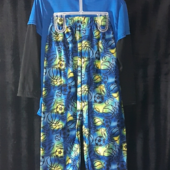 ⚾️🏀 Two piece Pajamas 🏈⚽️ - Picture 4 of 5
